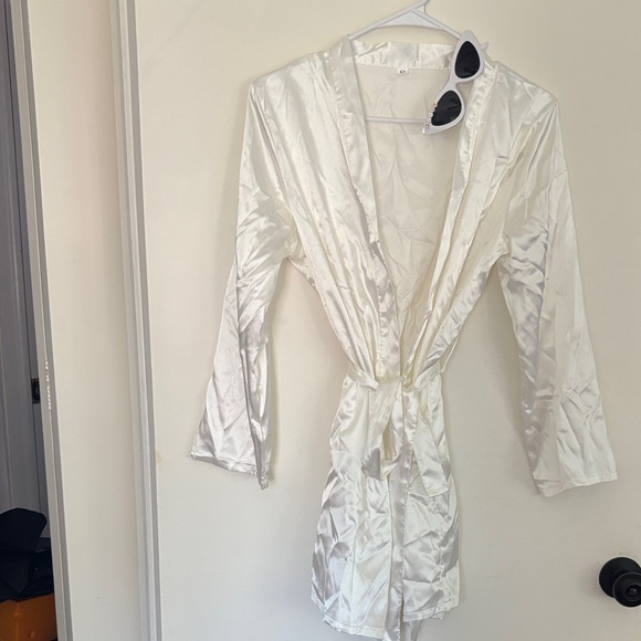 Bridal Robe - Picture 2 of 3